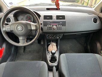 SUZUKI SWIFT 1.3, 67,5 kW, BENZÍN - 10