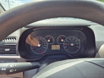 Fiat Punto Grande 1.2 - 10