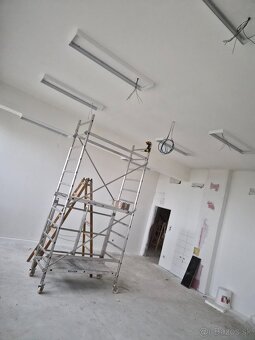 Praca v stavebnom sektore. Pozícia pomocník obsadena. - 10