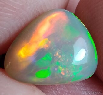 Drahý opál 2,40cts freeform WELO ETIOPIA - 10