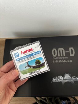 Olympus OM-D E-M10 Mark III s 2 objektívmi a príslušenstvom - 10