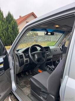 Mitsubishi Pajero - 10