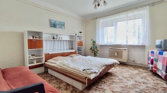 PREDAJ - RODINNÝ DOM S KRÁSNYM POZEMKOM V SEMEROVE - 10