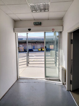 Prenajmeme veľkú skladovú halu v Bratislave III. Rači. - 10