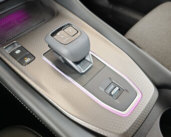 Nissan Qashqai N-Connecta 1.3 DIG-T // AJ NA SPLÁTKY - 10