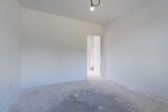 NA PREDAJ 4 IZBOVÝ RODINNÝ DOM V OBCI BELŽA | HOLODOM | POZE - 10