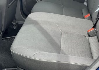 Ford Focus 1.6i KLIMA KOUPENO V ČR 1.MAJ. benzín manuál - 10