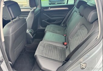 Volkswagen Passat Variant 2.0 TDI EVO Elegance DSG - 10