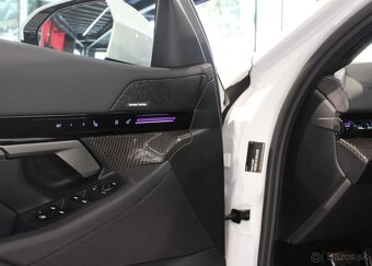 BMW Řada 5 520d xDrive Touring M Sport nafta automat - 10