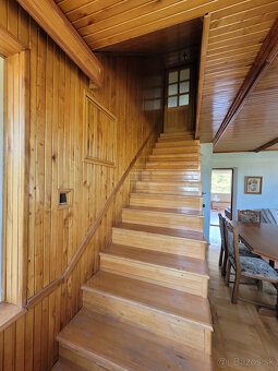 Dvojgeneračný rodinný dom s veľkou záhradou na predaj - 10