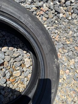 215/50R17 - 10