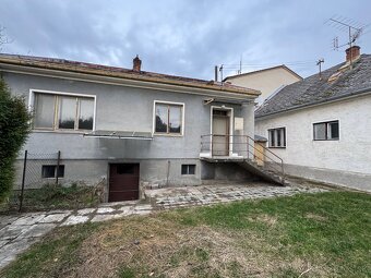 - výhradný predaj rodinného domu s predzáhradkou - 10