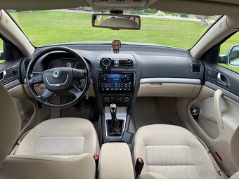 Škoda Octavia Combi 2.0 TDI PD Elegance - 10