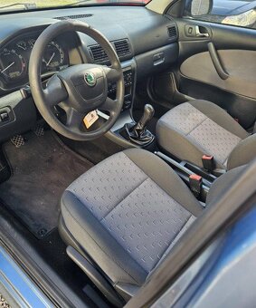 ŠKODA Octavia 1.6  Tour - 10