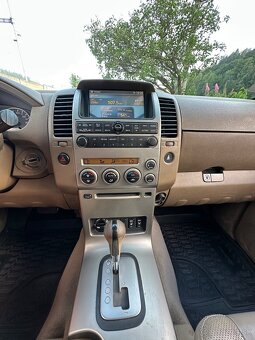 Nissan Pathfinder 2.5 TDi, 128kw 7-miestny - 10
