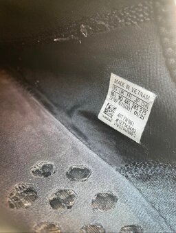 ADIDAS NMD R1. V2 44 2/3 TRIPLE BLACK - 10