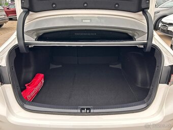 Toyota Corolla 1.8 Hybrid e-CVT Comfort - 10