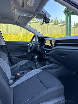 Škoda Fábia 1.0 MPI 2024 - 10