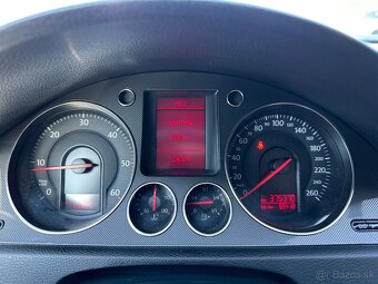VOLKSWAGEN PASSAT VARIANT 2.0 TDI - 10