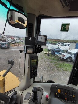 Čelný nakladač New Holland w270 - 10