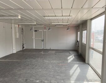 Priestranná modulárna predajňa / kancelária z kontajnerov - 10