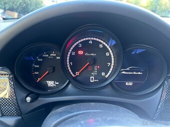 Porsche Macan Turbo Performance - 10