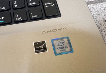 Medion Akoya / Intel i3-6100U / 8GB RAM / 256GB SSD / 17.3" - 10