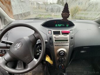 Toyota Yaris 1.3VVTi - 10