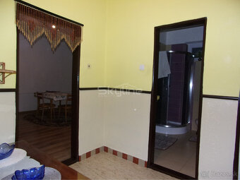 Výrazne znížená cena -predaj 4 izbový rodinný dom, 2 garáže, - 10