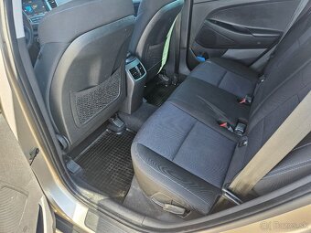 HYUNDAI TUCSON 1.6 T-GDI 4WD 82 000 KM/ 1.MAJITEĽ - 10