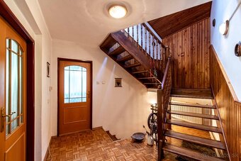 BEDES | rodinný dom 182m2, pozemok 802m2, 2x balkón, terasa - 10