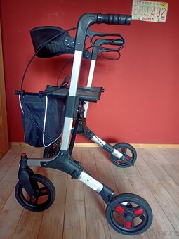 Chodítko pre seniorov-alu - 10