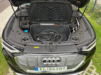 Audi e-tron 50 quattro 4x4 100% batéria - 10