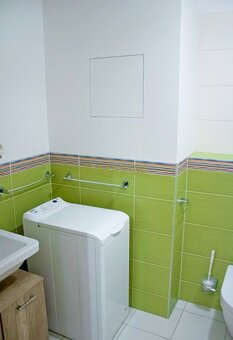 S parkovacím státím 1 izbový byt na ulici Kadnárova v Bratis - 10