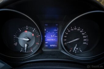 TOYOTA AVENSIS Combi 2.0 105kW 2017 - 10