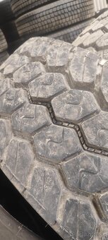 Bridgestone 385/65 22,5 náves - 10