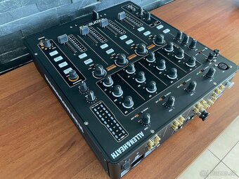 Allen & Heath - 10