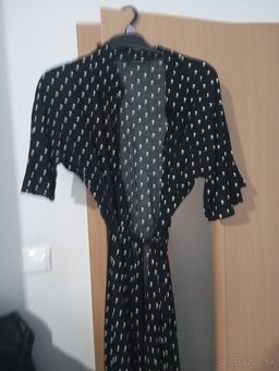 Dámske oblečenie veľkosť 38 - 10