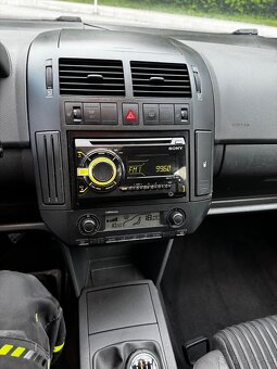 Volkswagen Polo 1.4 Benzín - 10