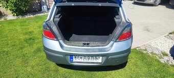 Opel Astra Hatchback 1,4 benzín - 10