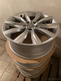 ALU disky 5x112 R18 T-Roc - Grange Hill - 10
