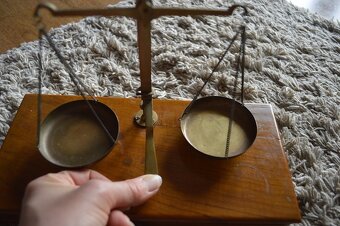 predam krasne starozitne lekarnicke vahy - 10