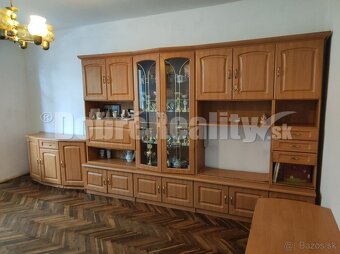 Dvojgeneračný RD v Ludaniciach, tichá ulica - 10