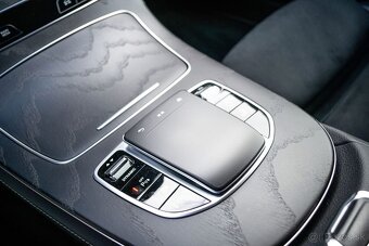 Mercedes Benz E TRIEDA 220d - 10
