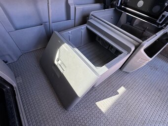 Volkswagen T4 Multivan 2,5TDi 111kW ATLANTIS - 10