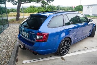 Škoda Octavia Combi 2.0 TDI RS DSG 4x4 Modrá - 10