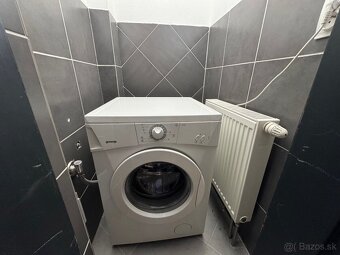 - predaj prízemného komerčného priestoru č. 4 a č. 5 o rozlo - 10