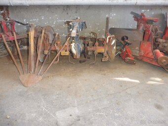 predám malotraktor vari s náradím a príslušenstvom - 10