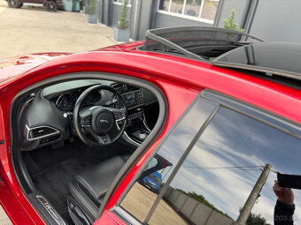 Jaguar XE benzin 2.0 R-Sport AT  - 74 000km - 10