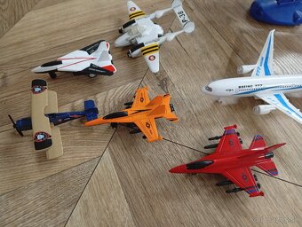 Lietadlá - 10